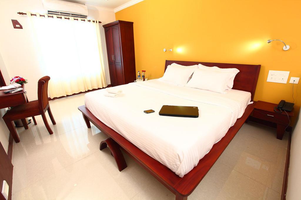 Hotel Pearl Palace Kochi Exterior photo