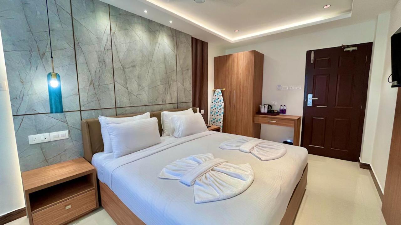 Hotel Pearl Palace Kochi Exterior photo