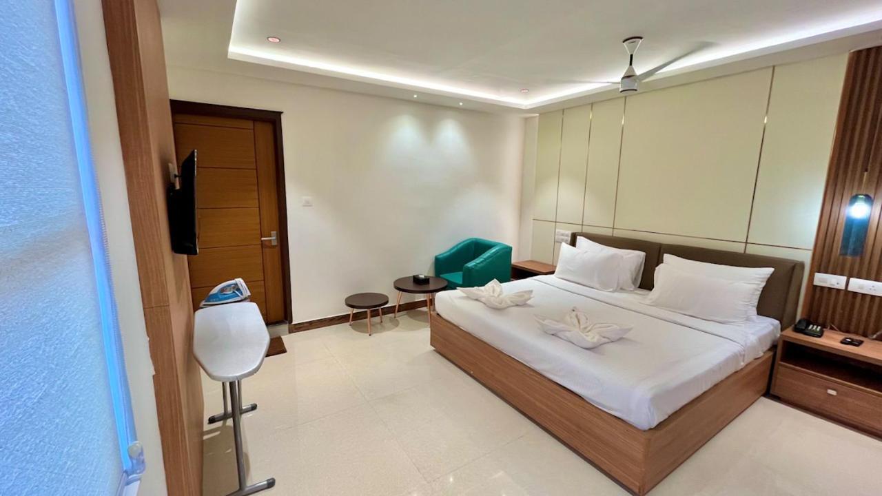 Hotel Pearl Palace Kochi Exterior photo