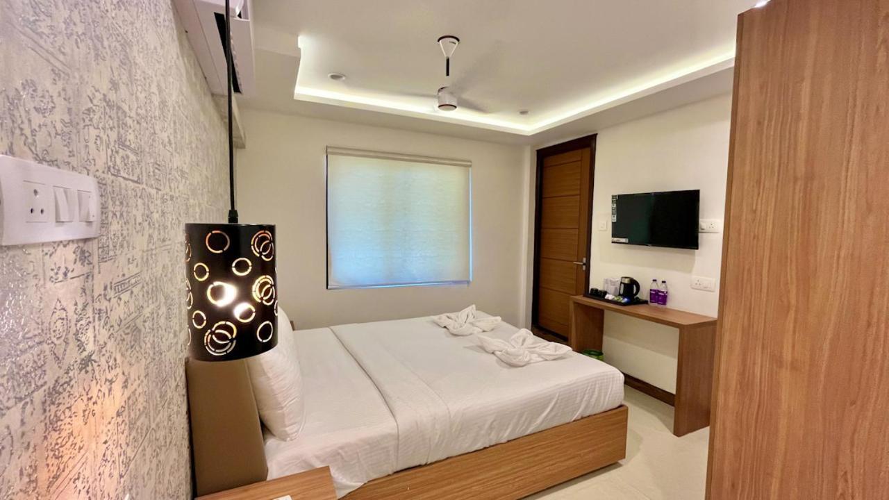 Hotel Pearl Palace Kochi Exterior photo